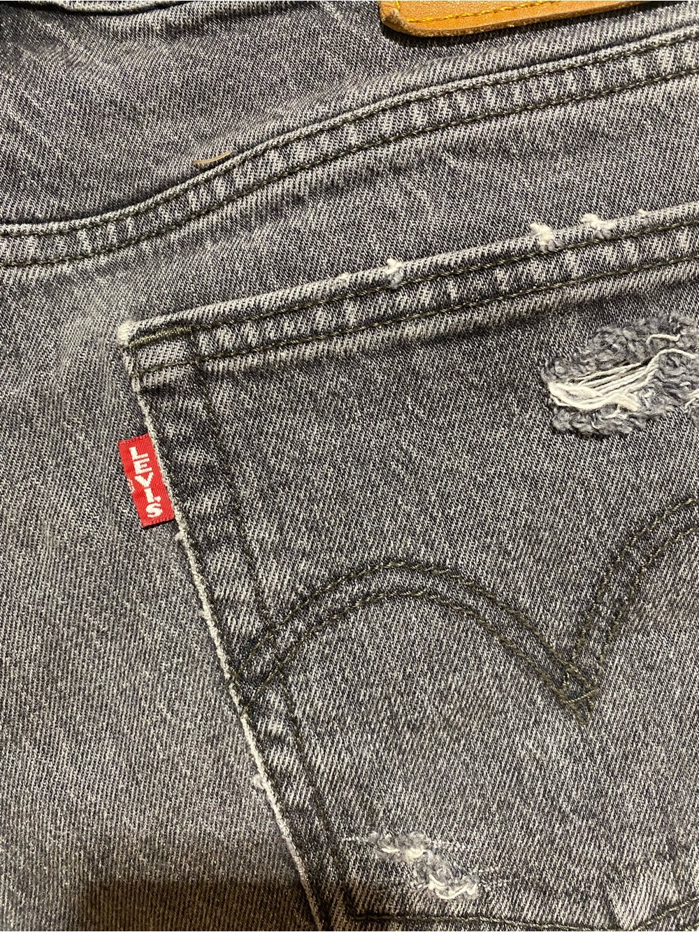 Levi’s Wedgie Denim Jean Shorts Black Big E Premium Button Fly Frayed Size 27 - Picture 5 of 10